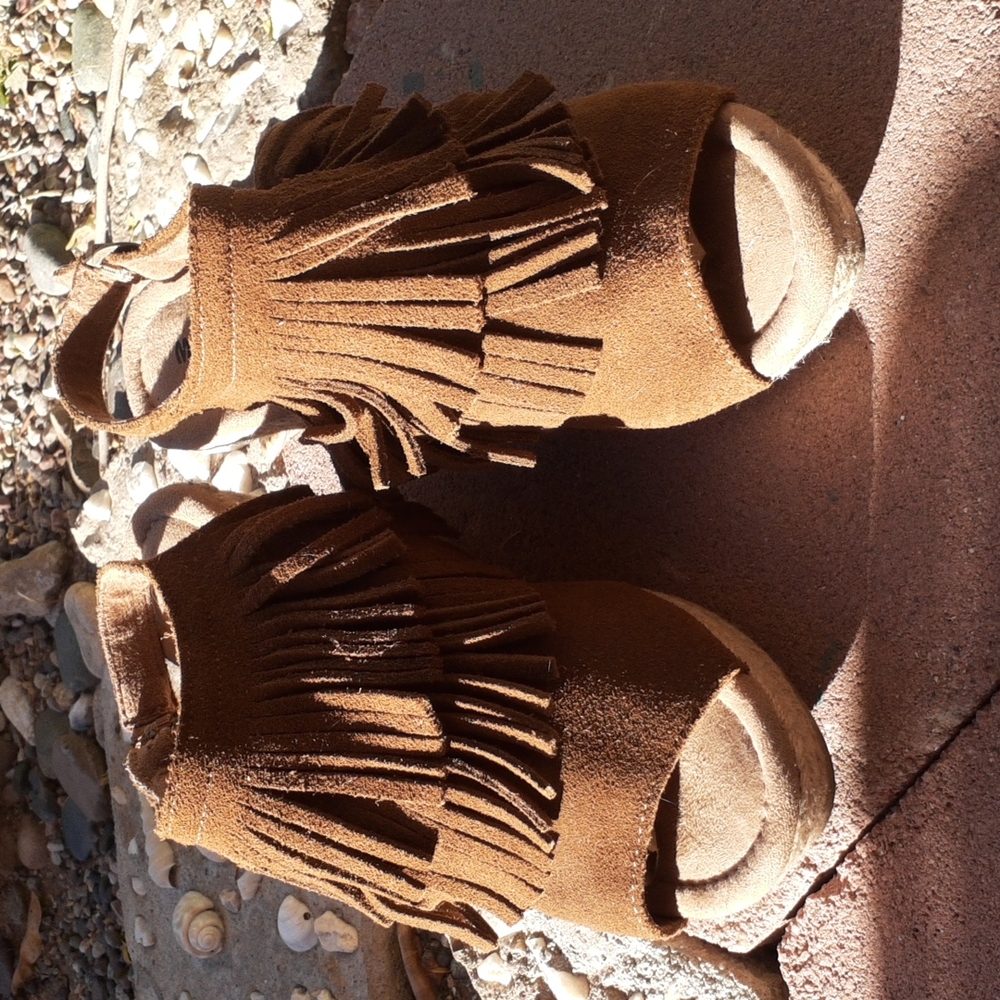 MINNETONKA SUEDE SHOES - Picture 6 of 6